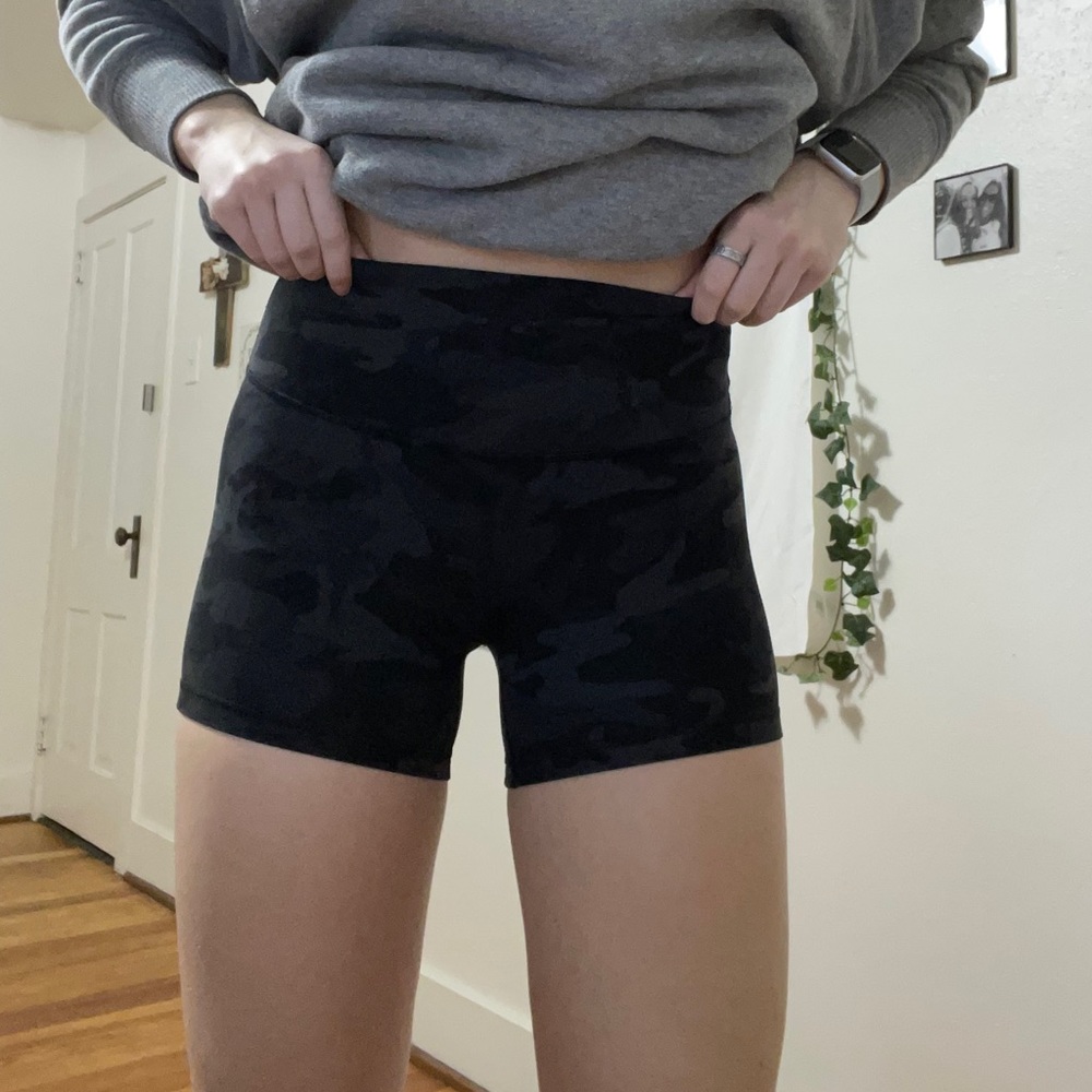 Lululemon Align Short 4" in Camo Deep Coal Multi